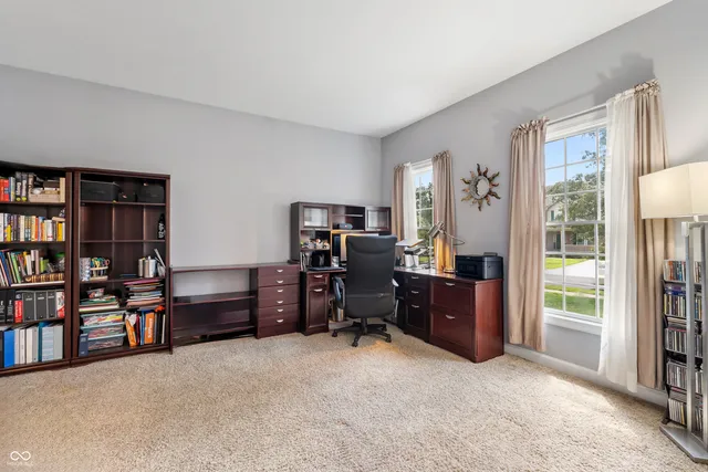 $390,000 | 2847 Macintosh, Columbus, IN 47201