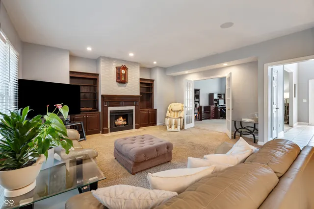 $390,000 | 2847 Macintosh, Columbus, IN 47201