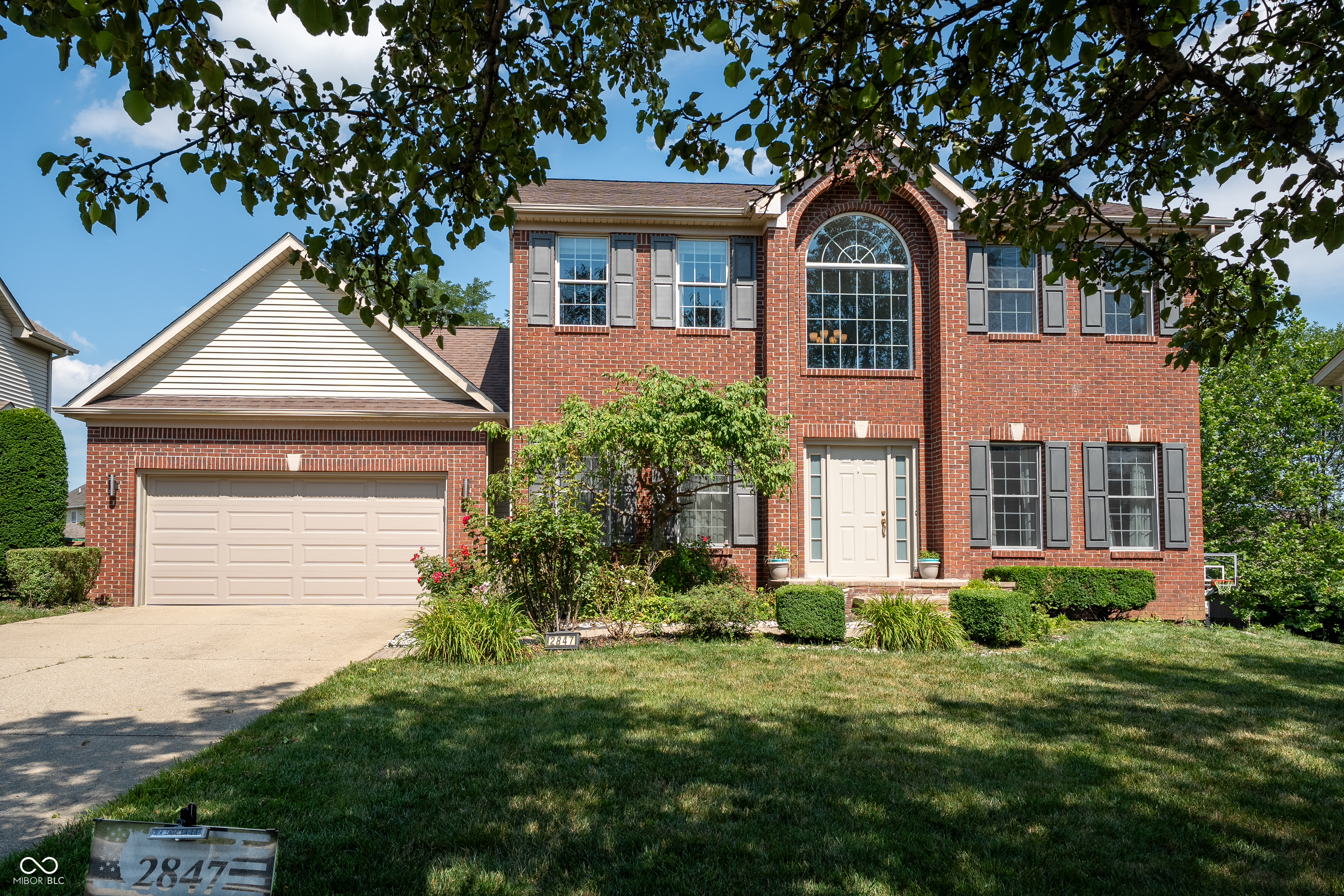 2847 Macintosh Columbus, IN 47201 - Photo 2 of 73