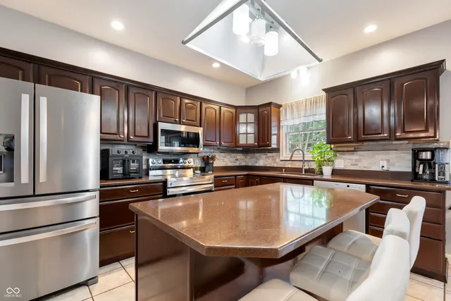 $390,000 | 2847 Macintosh, Columbus, IN 47201