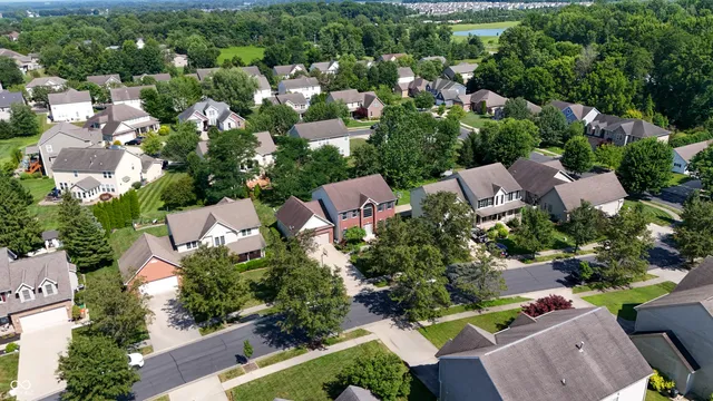 $390,000 | 2847 Macintosh, Columbus, IN 47201