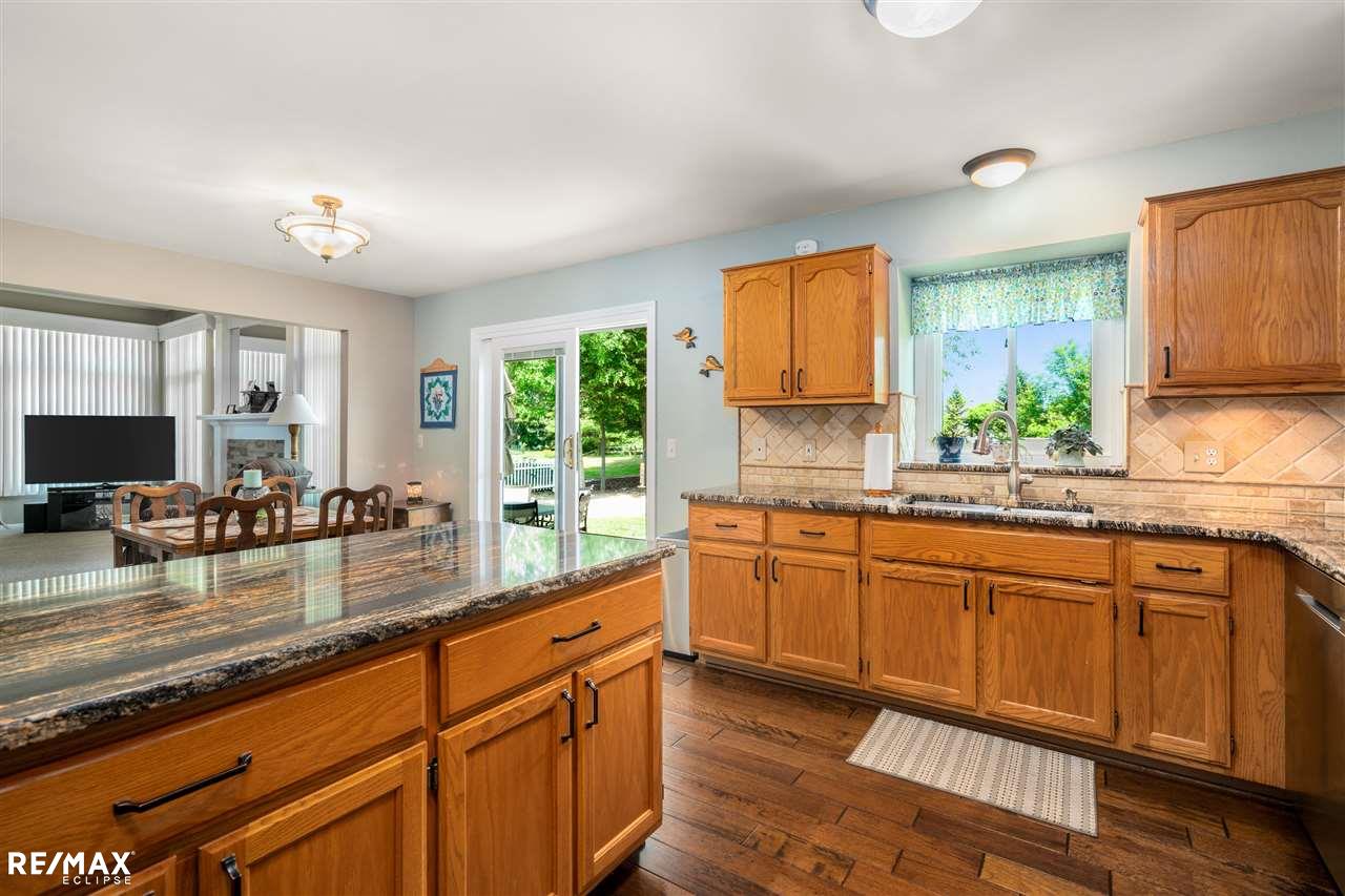 17735 Rocco Drive Macomb, MI 48044 - Photo 17 of 40 50014287-16.JPG