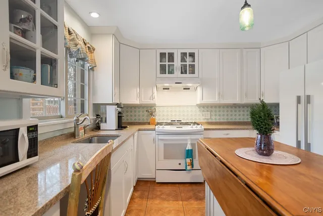 $280,000 | 213 Euclid Drive, Manlius, NY 13066