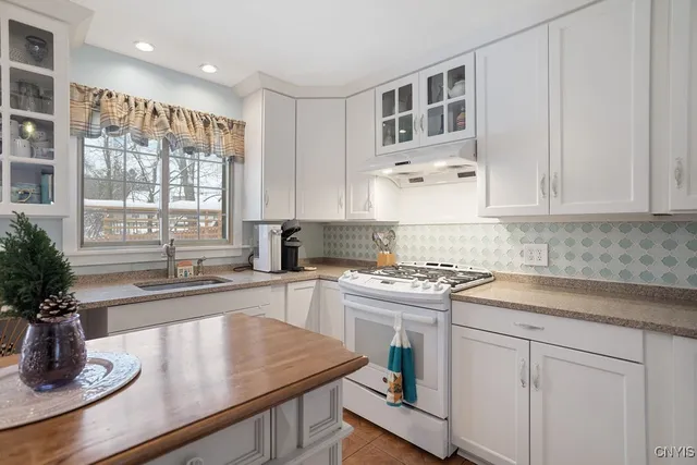 $280,000 | 213 Euclid Drive, Manlius, NY 13066