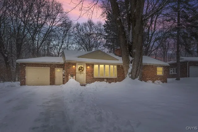 $280,000 | 213 Euclid Drive, Manlius, NY 13066