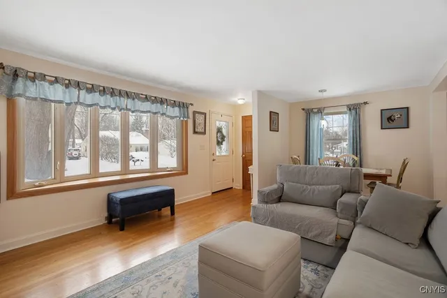 $280,000 | 213 Euclid Drive, Manlius, NY 13066