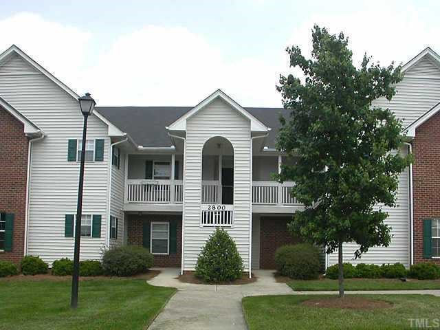 2822 Wellington Ridge Loop Cary, NC 27518 - Photo 1 of 1 YOU'LL BE CLOSE TO EVERYTHING IN YOUR NEW HOME. SHOPPING, CARY PARKWAY AND I-40. Exterior Front