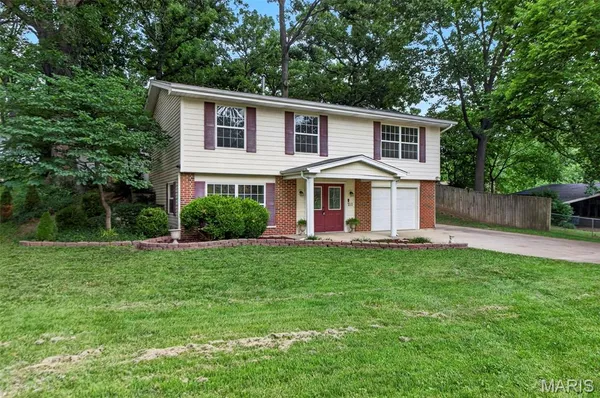 $285,000 | 711 Montbrook Drive, O'Fallon, MO 63366