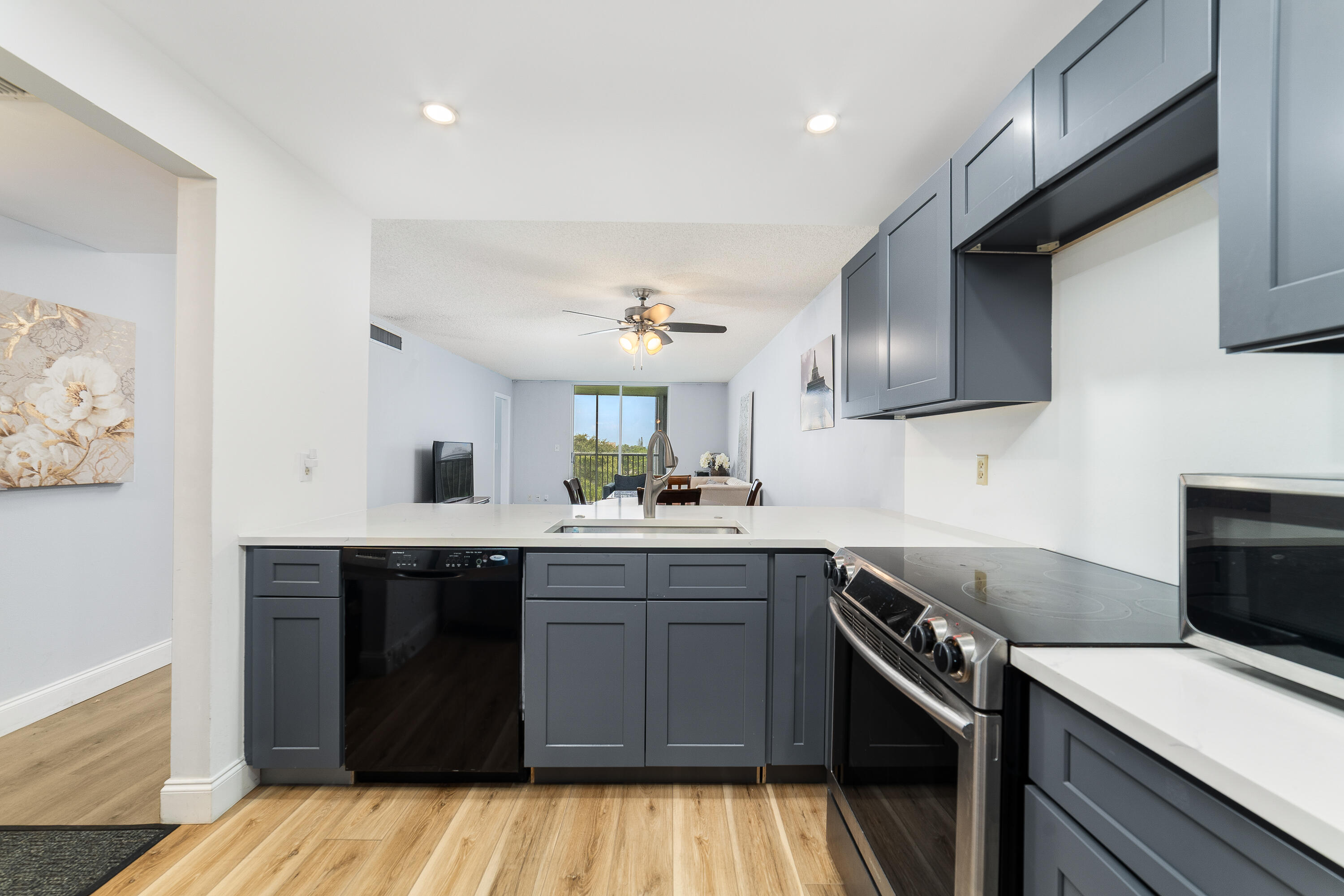 5301 Northwest 2nd Avenue, Unit PHE Boca Raton, FL 33487 - Photo 7 of 24 _DSC0168