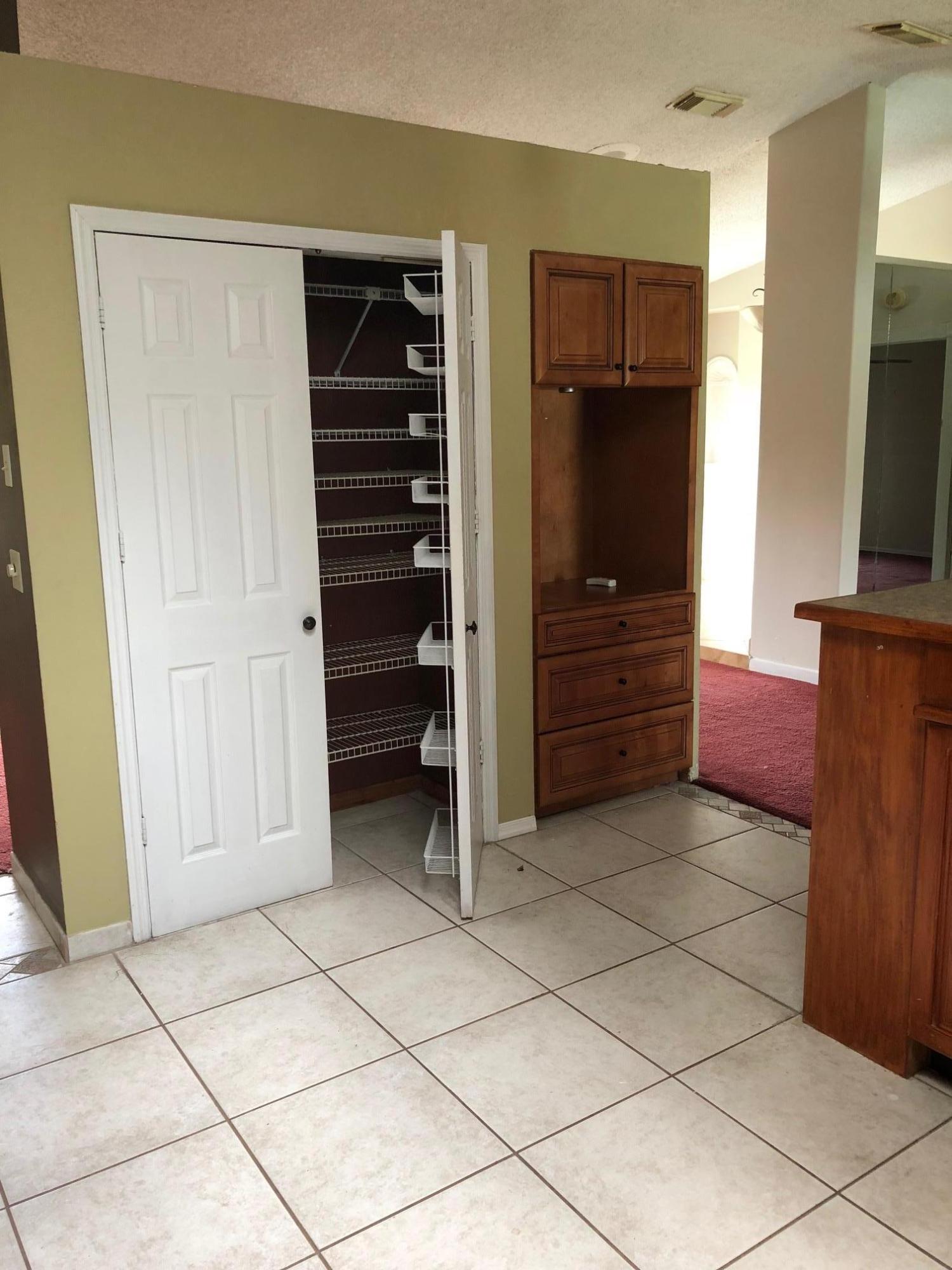 536 Southwest Undallo Road Port St. Lucie, FL 34953 - Photo 4 of 14 IMG_2648