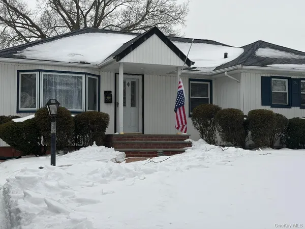 $4,000 | 3134 Ward Lane, Wantagh, NY 11793