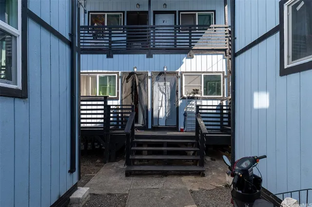 a view of an entryway