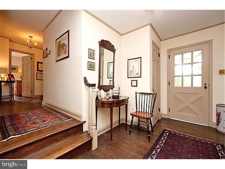 525 County Line Road Wayne, PA 19087 - Photo 3 of 24 Foyer