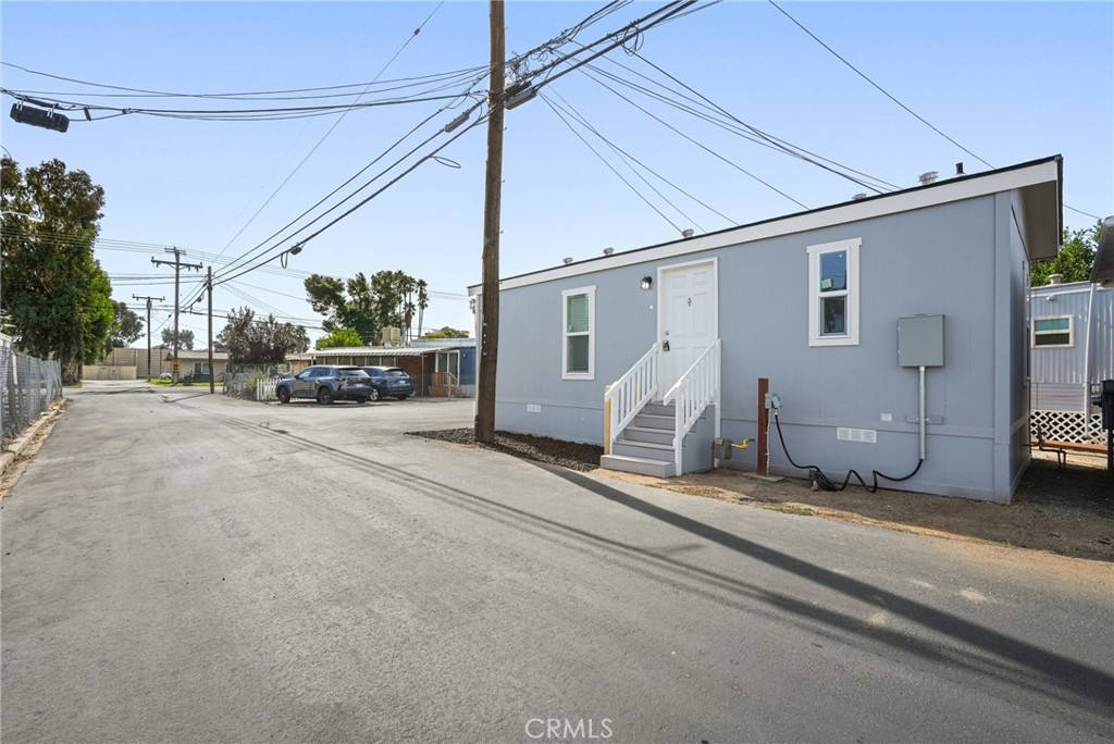 525 Palm Avenue, Unit 30 Beaumont, CA 92223 - Photo 4 of 18