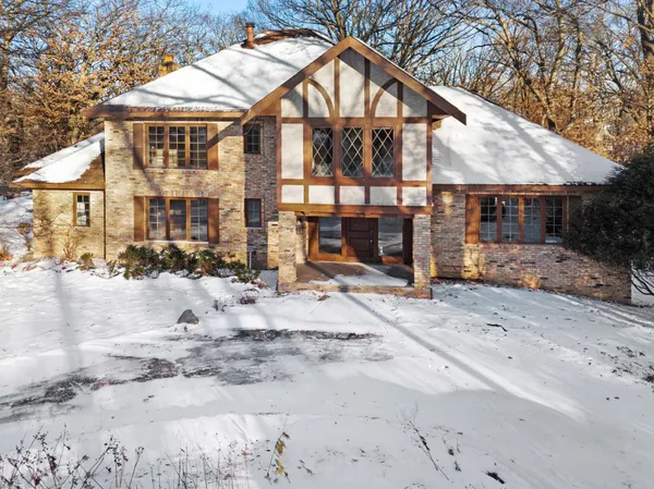 $924,900 | 2700 Olde Wood Court, Minnetonka, MN 55391