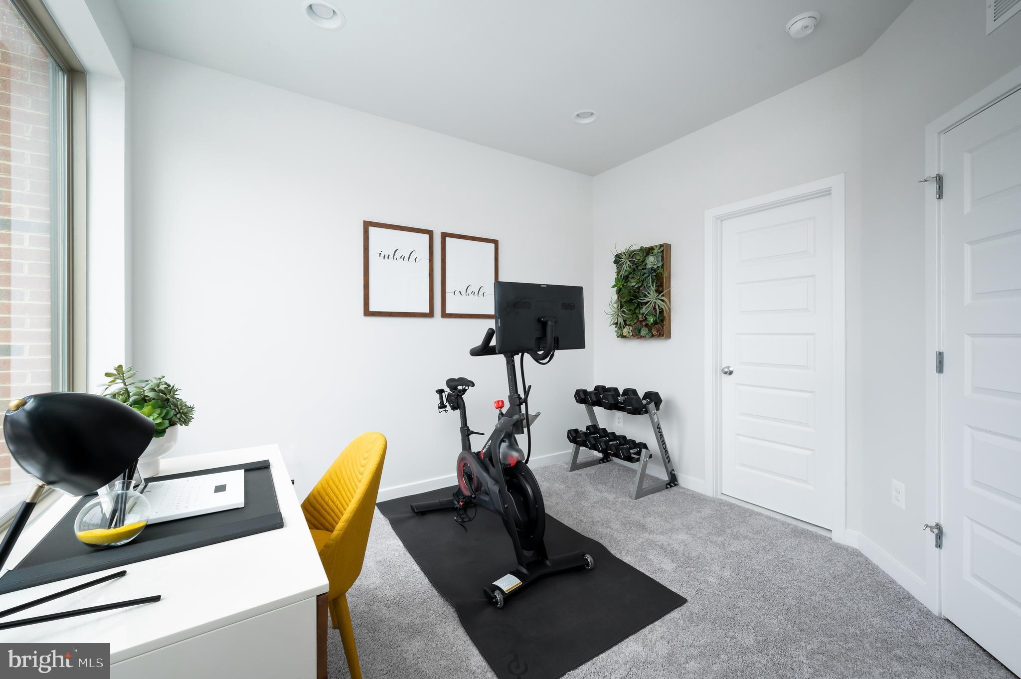 5124 Randolph Road Rockville, MD 20852 - Photo 10 of 14 Photo of decorated Henson model