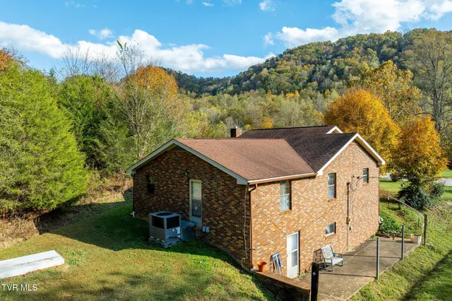 $377,000 | 6935 Kyles Ford Road, Kyles Ford, TN 37765