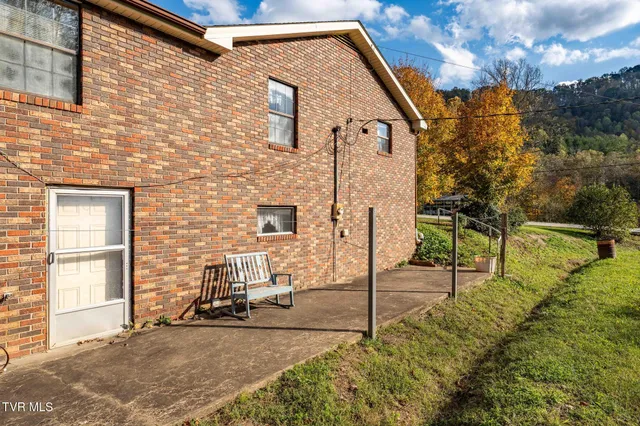 $377,000 | 6935 Kyles Ford Road, Kyles Ford, TN 37765