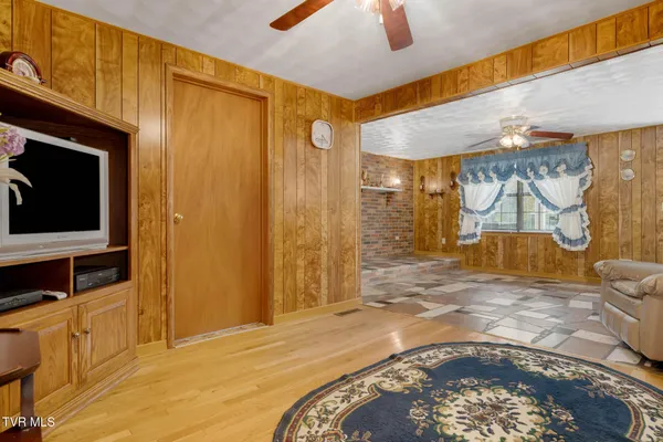 $375,000 | 6935 Kyles Ford Road, Kyles Ford, TN 37765