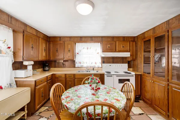 $375,000 | 6935 Kyles Ford Road, Kyles Ford, TN 37765