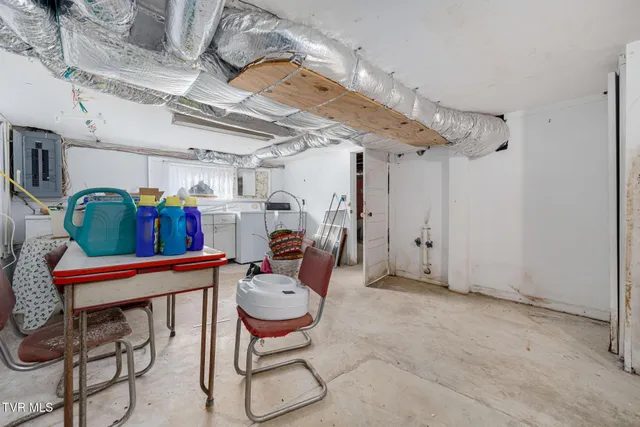 $377,000 | 6935 Kyles Ford Road, Kyles Ford, TN 37765