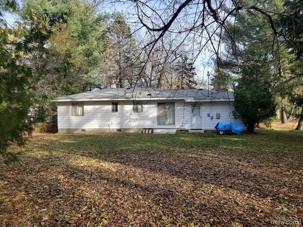 2370 Rolandale Street West Bloomfield, MI 48324 - Photo 2 of 12