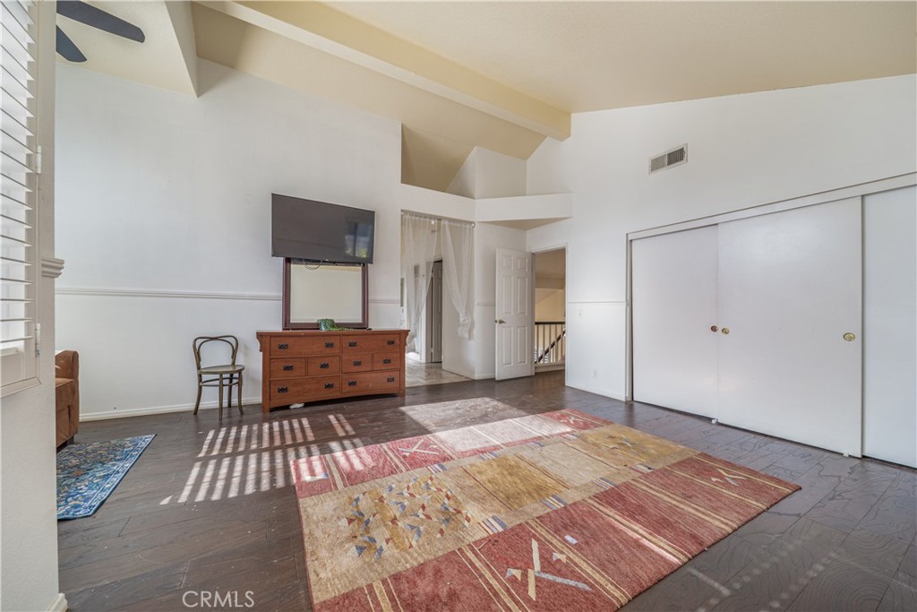 530 Conestoga Road San Dimas, CA 91773 - Photo 25 of 45 a bedroom with a bed and a table