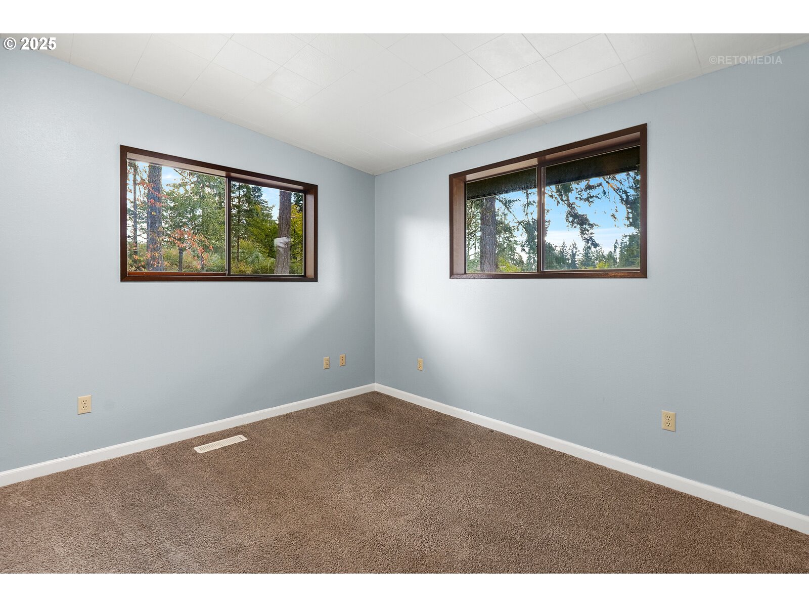 57647 Cedar Springs Drive Scappoose, OR 97056 - Photo 19 of 48 a view of an empty room with window