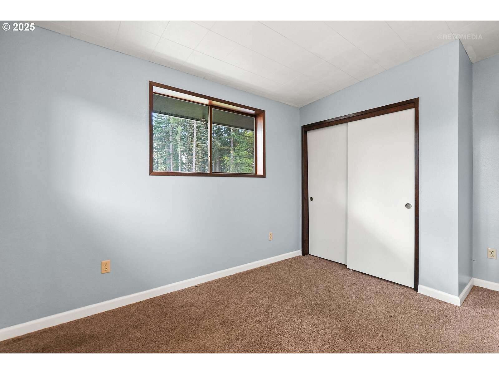 57647 Cedar Springs Drive Scappoose, OR 97056 - Photo 20 of 48 an empty room with closet