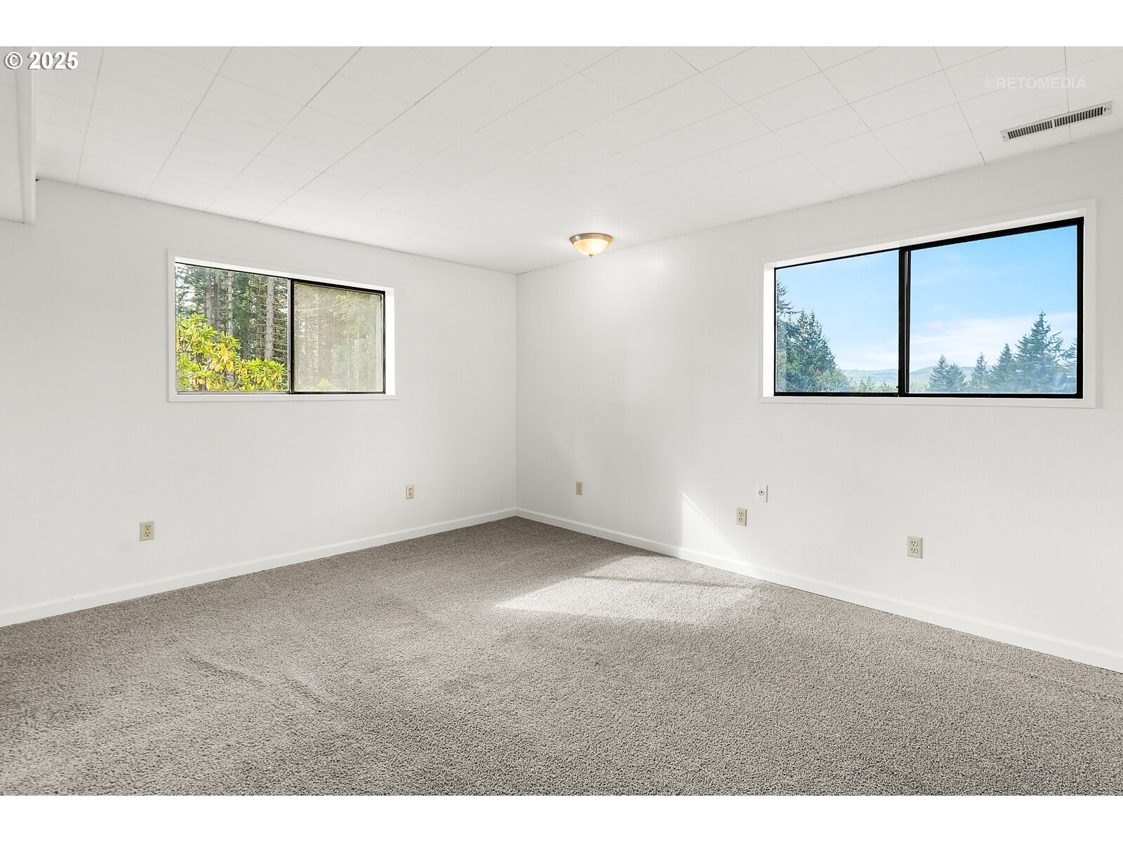 57647 Cedar Springs Drive Scappoose, OR 97056 - Photo 35 of 48 a view of an empty room