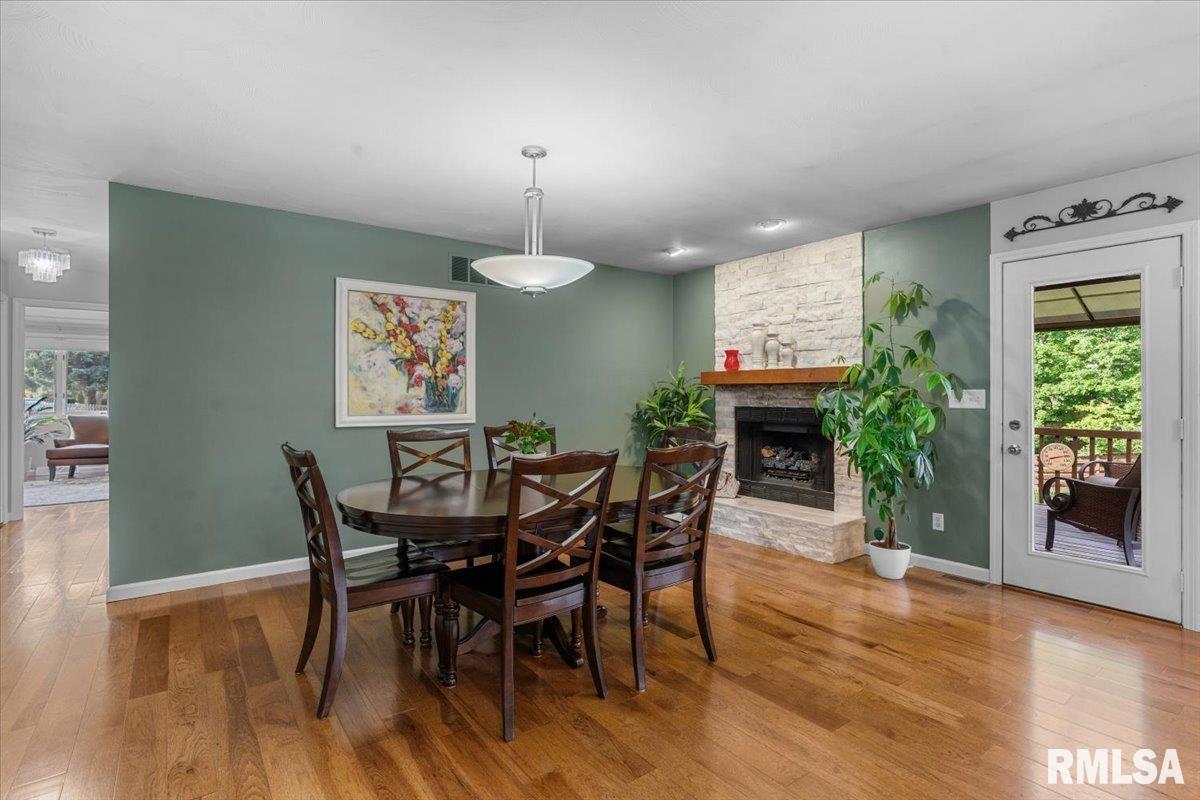 2601 Meadow Pointe Drive Springfield, IL 62702 - Photo 14 of 46