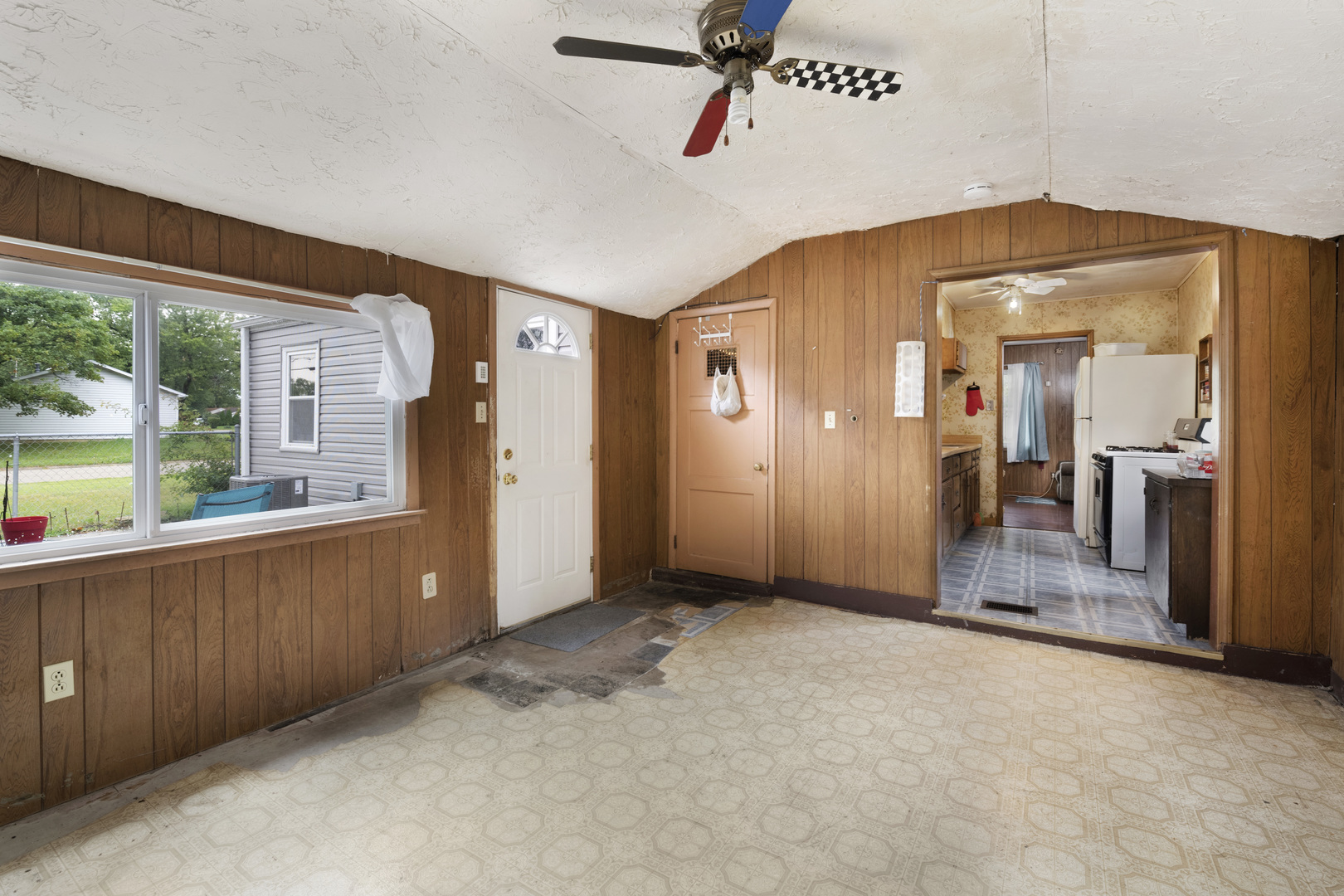 123 Luana Road Joliet, IL 60433 - Photo 11 of 16 a view of a hallway with a bathroom