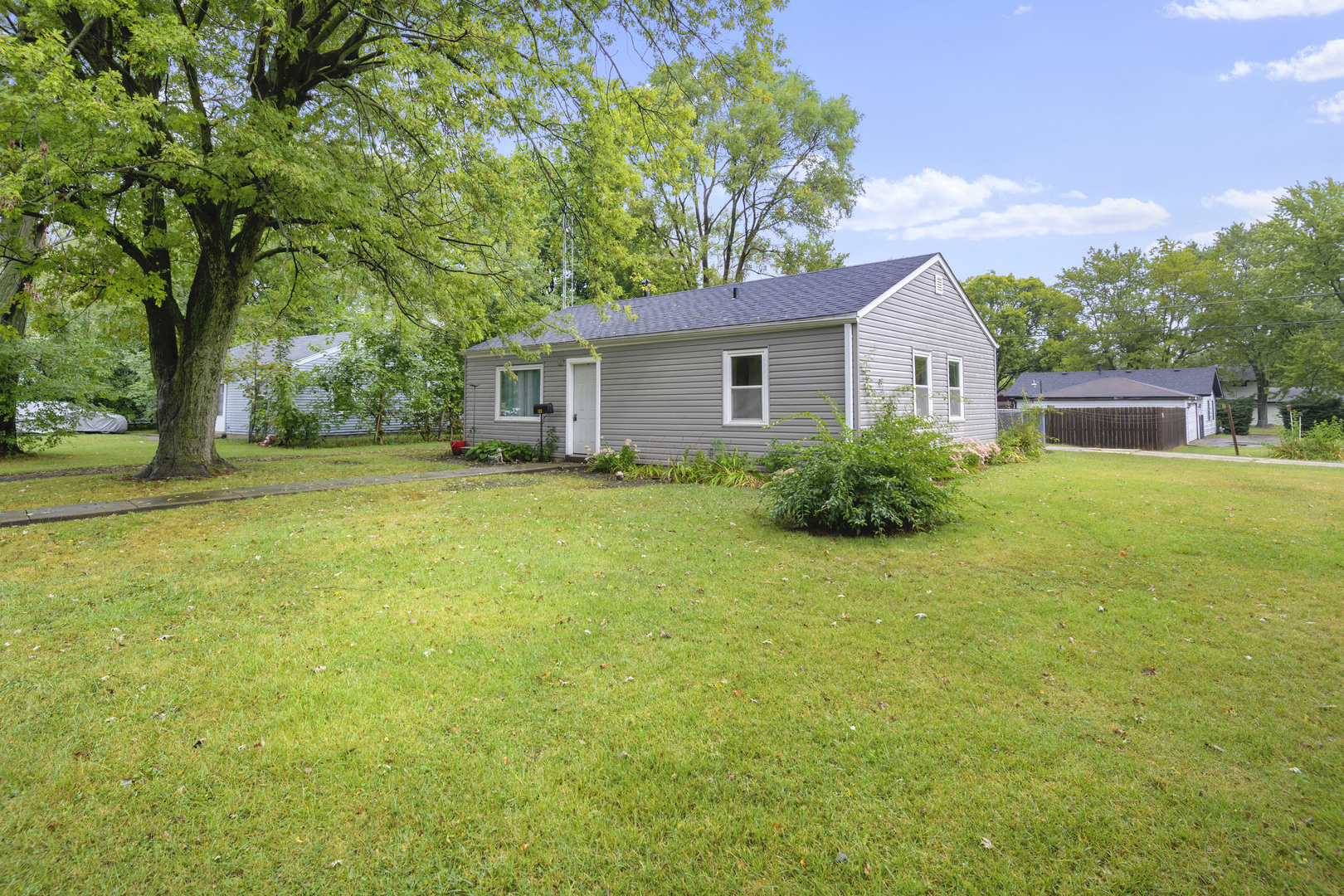 123 Luana Road Joliet, IL 60433 - Photo 4 of 16