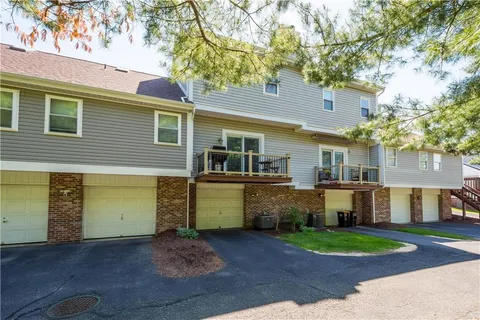 $229,900 | 185 Old Village Lane, Bethel Park, PA 15102