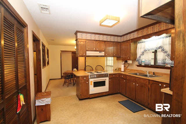 119 Michael Loop Daphne, AL 36526 - Photo 2 of 11