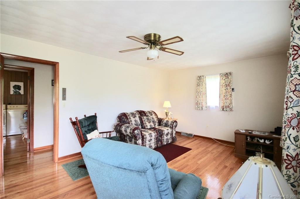 289 Clement Road Brevard, NC 28712 - Photo 8 of 28 Gallery Image 8