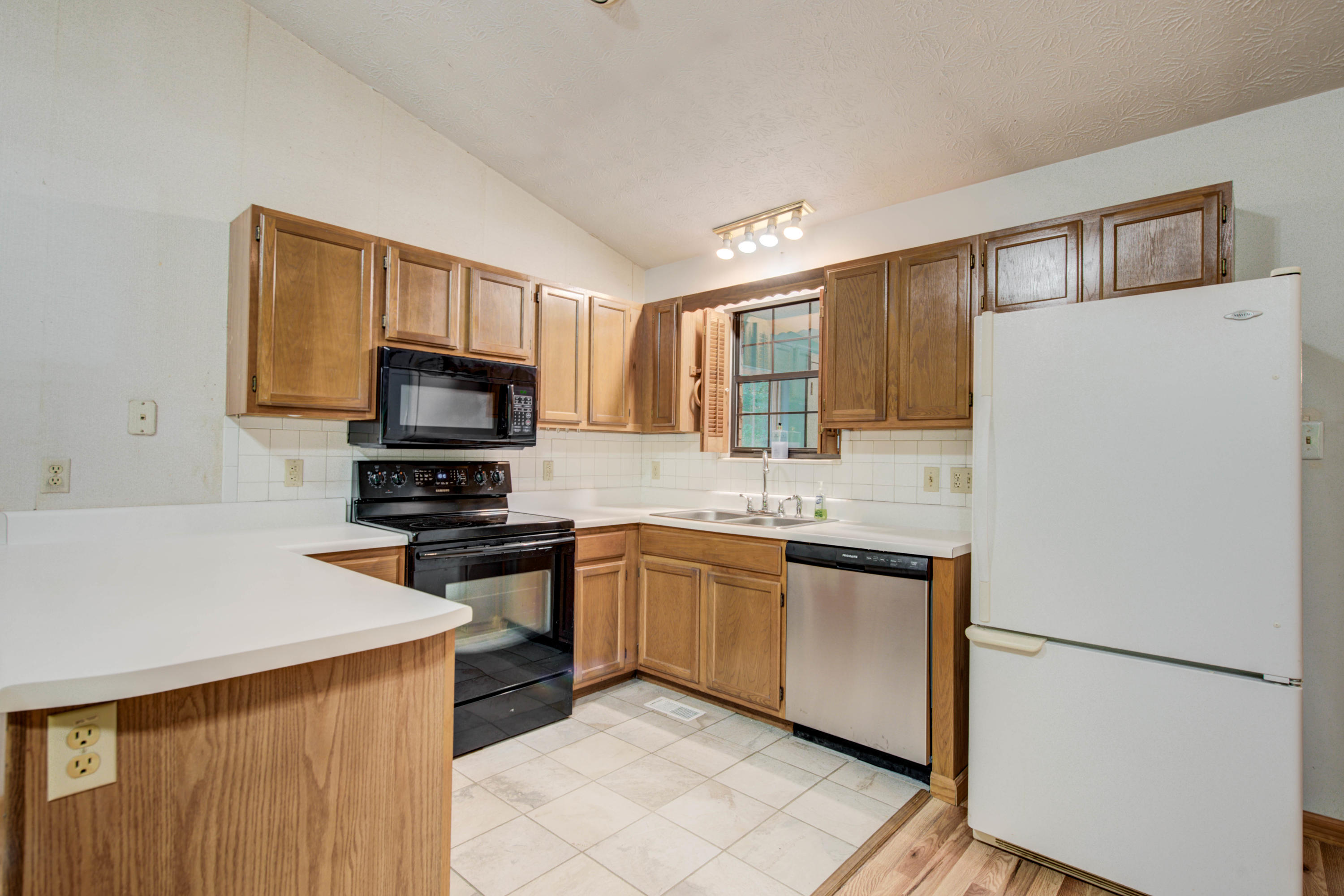 473 Powder House Road Powell, TN 37849 - Photo 7 of 30 7