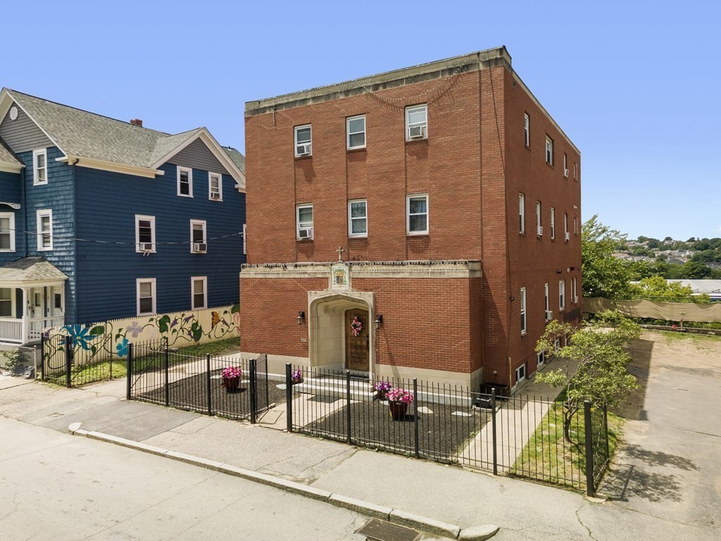 67 Ridge Street Providence, RI 02909 - Photo 41 of 42 a front view of a building with street view