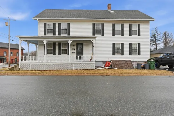 $320,000 | 81 School Street, North Brookfield, MA 01535