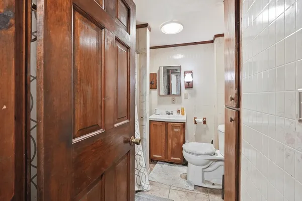 $320,000 | 81 School Street, North Brookfield, MA 01535