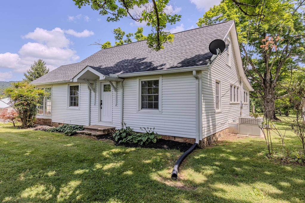 6205 Viola Road McMinnville, TN 37110 - Photo 3 of 60