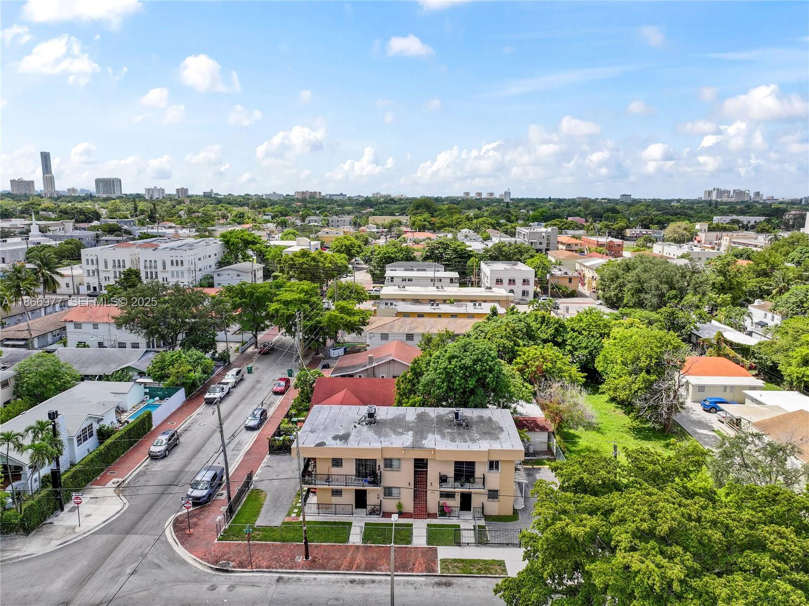 502 Southwest 13th Avenue Miami, FL 33135 - Photo 3 of 48 a view of a city