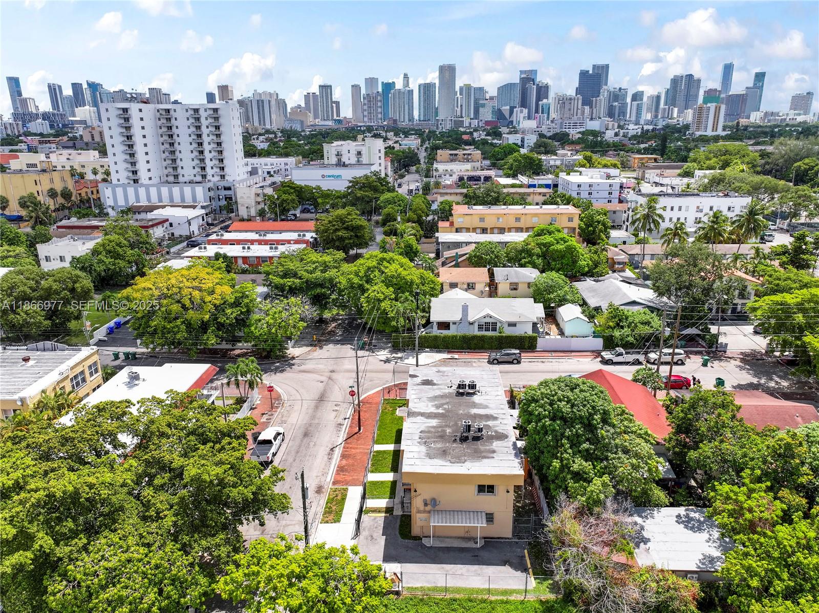 502 Southwest 13th Avenue Miami, FL 33135 - Photo 10 of 48 a view of a city