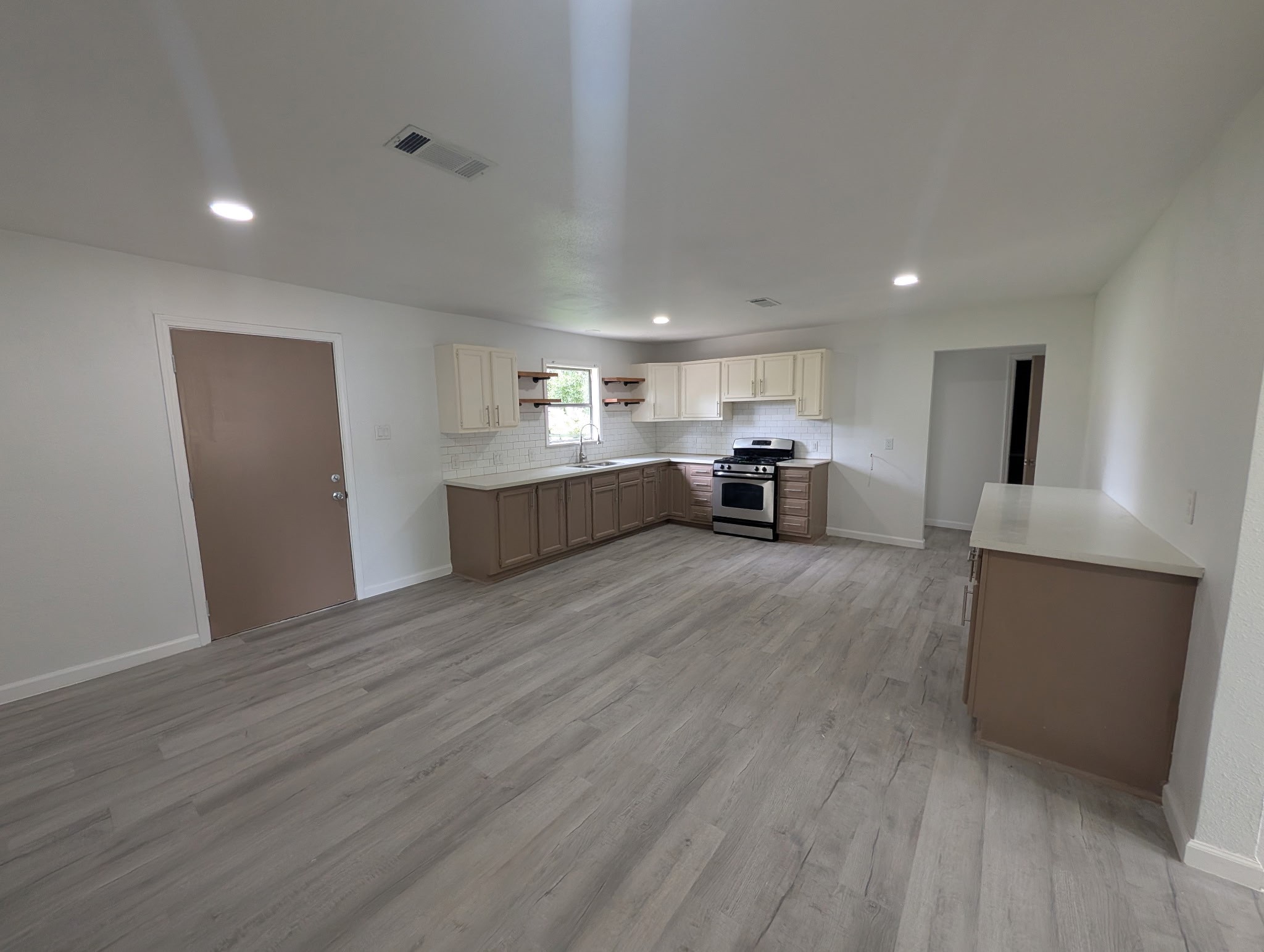 306 Allendale Road Pasadena, TX 77502 - Photo 10 of 17