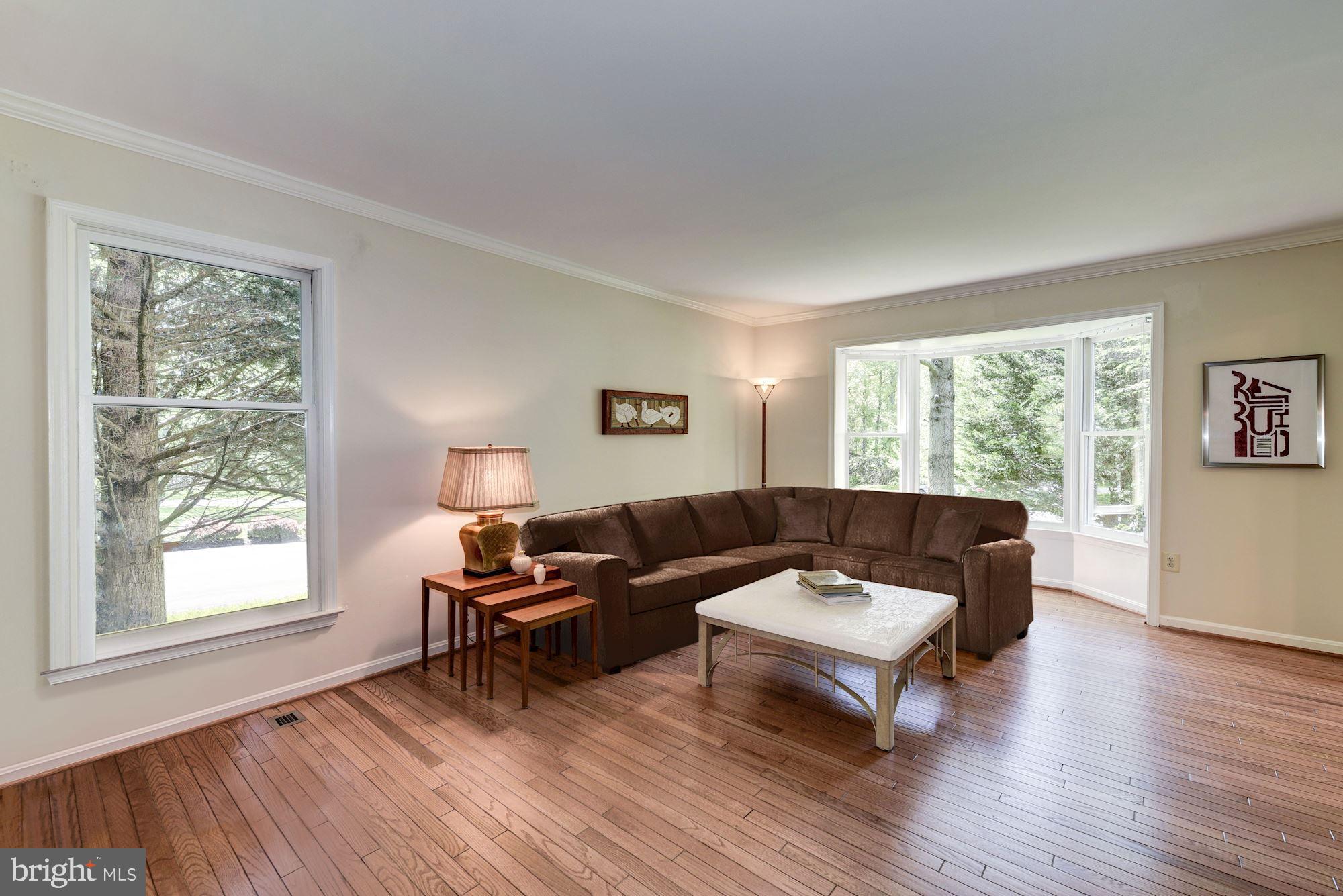 15417 Merrifields Lane Silver Spring, MD 20906 - Photo 11 of 46 Living Rm w/ Hardwood Floots