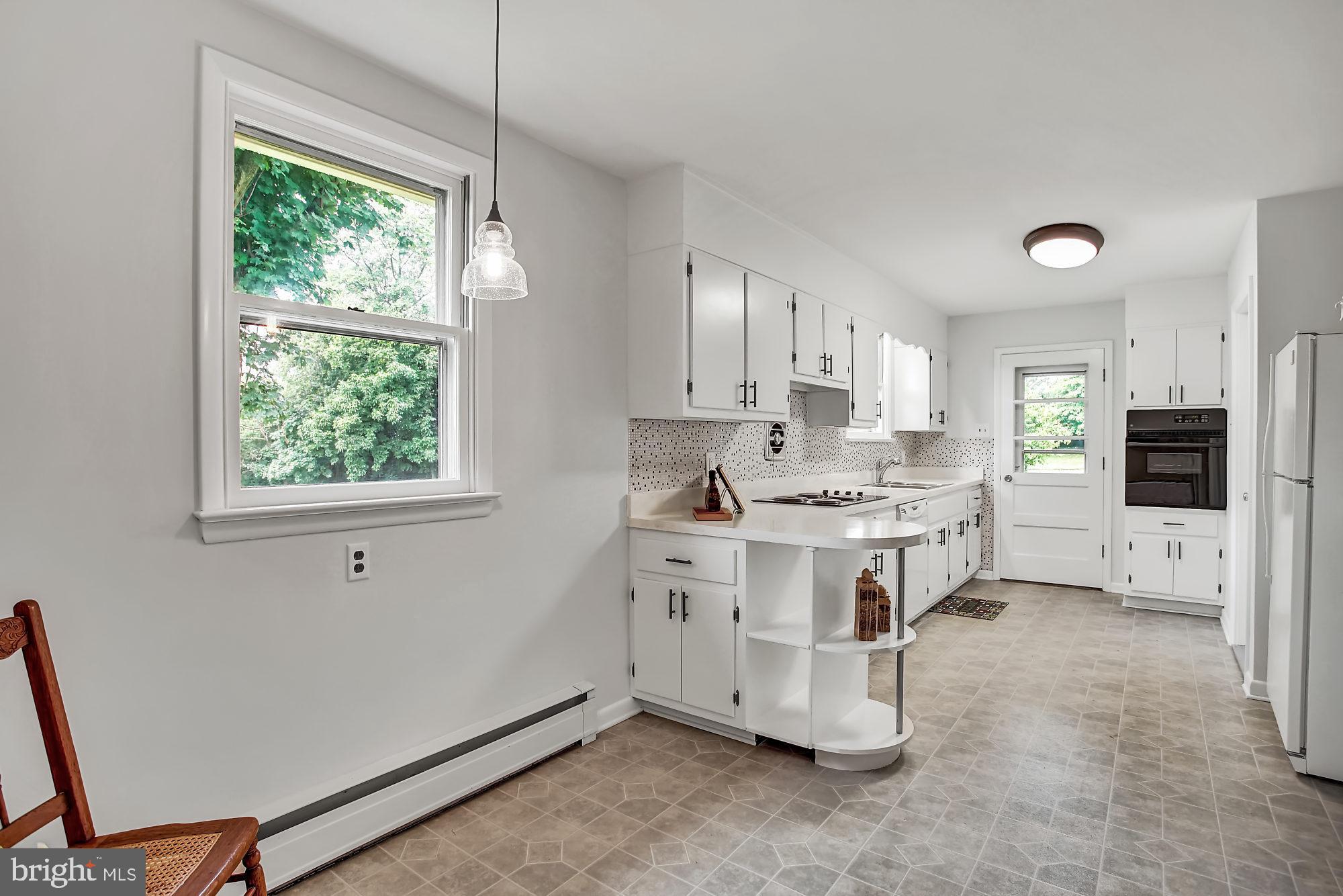136 Yoder Road Harleysville, PA 19438 - Photo 9 of 31 Gallery Image 9