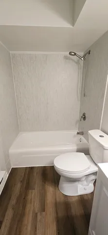 $1,800 | 10 Oak Avenue, Unit 210, Westmont, IL 60559