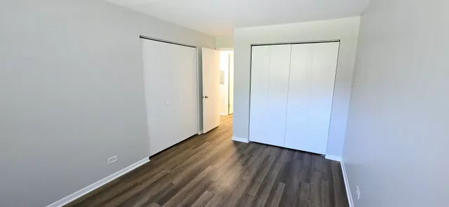 $1,800 | 10 Oak Avenue, Unit 210, Westmont, IL 60559