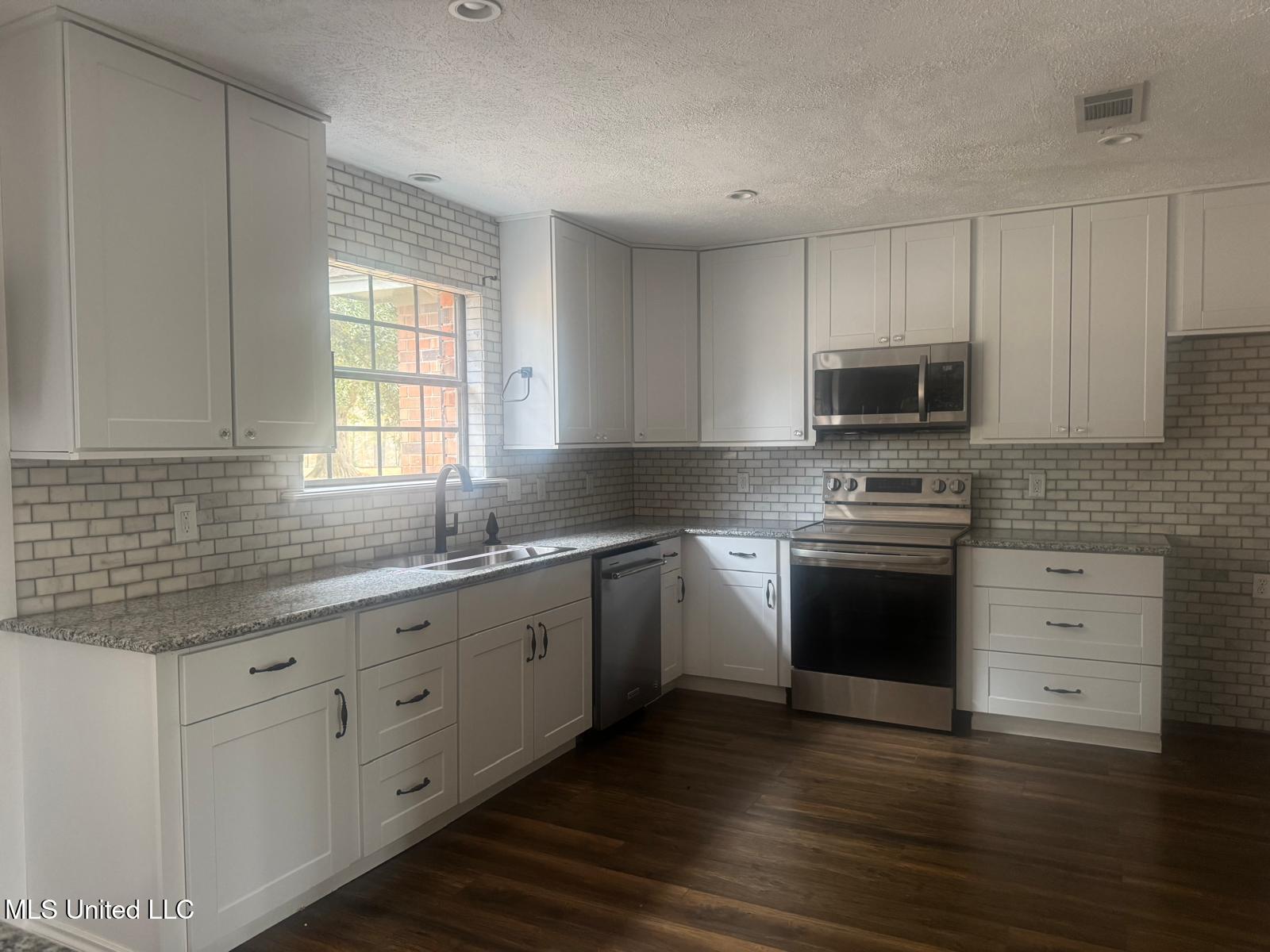 7 Rolling Hill Road Vicksburg, MS 39183 - Photo 8 of 22 12