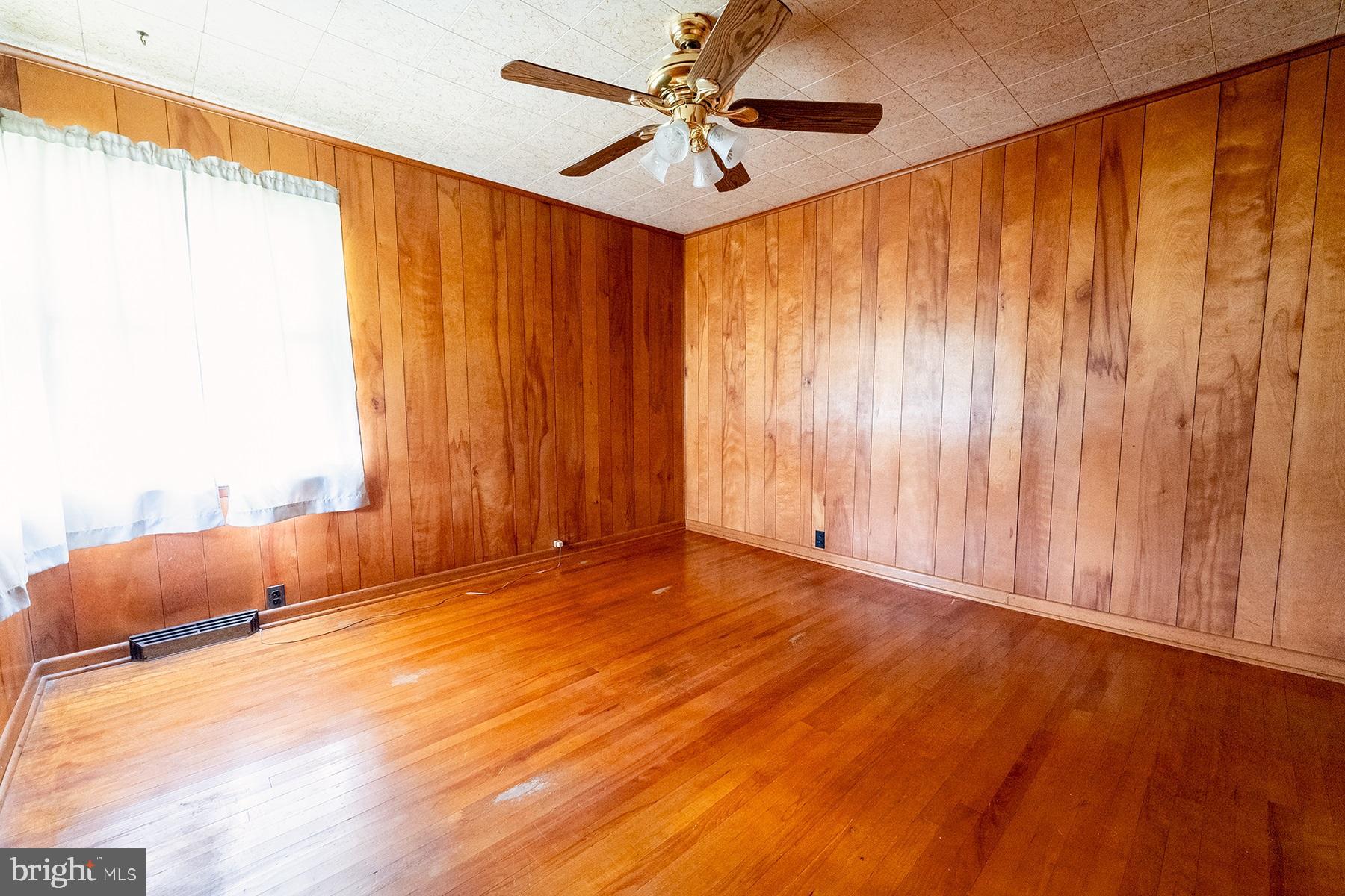 903 Lower Ferry Road Ewing, NJ 08628 - Photo 11 of 25 Primary Bedroom-Ceiling Fan